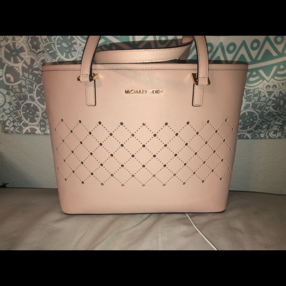 Michael Kors Purse / Tote - Picture 2 of 6